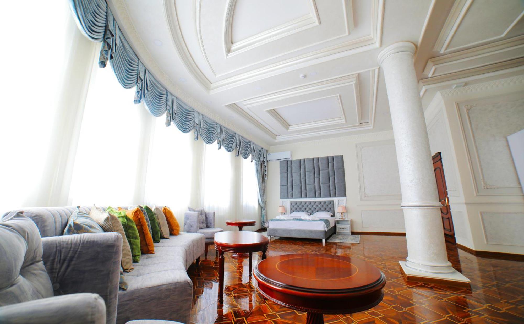Bravolyuks Hotel Ούρτζεντς Εξωτερικό φωτογραφία