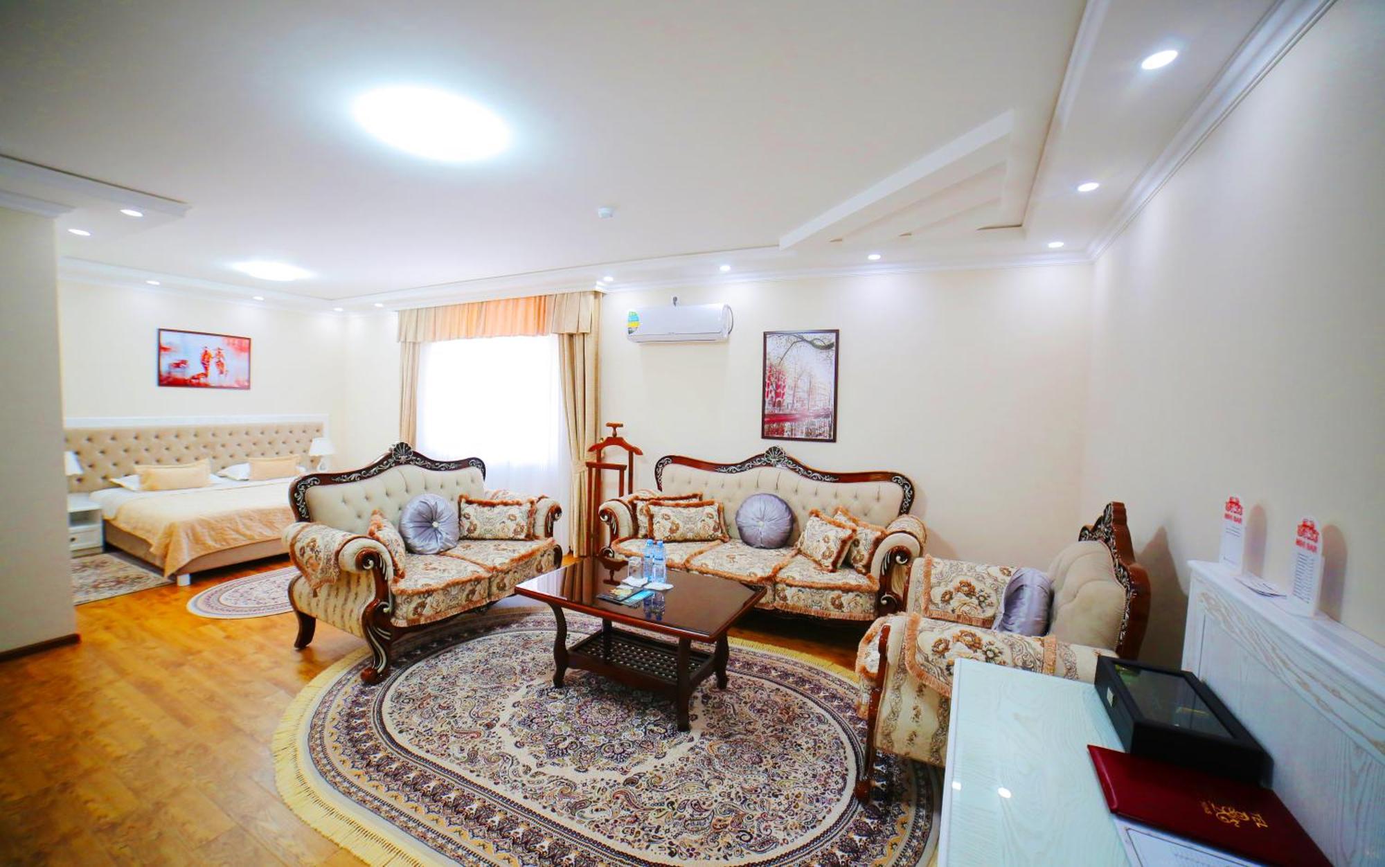 Bravolyuks Hotel Ούρτζεντς Εξωτερικό φωτογραφία