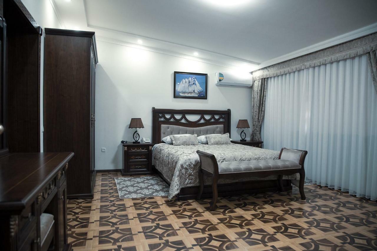 Bravolyuks Hotel Ούρτζεντς Εξωτερικό φωτογραφία