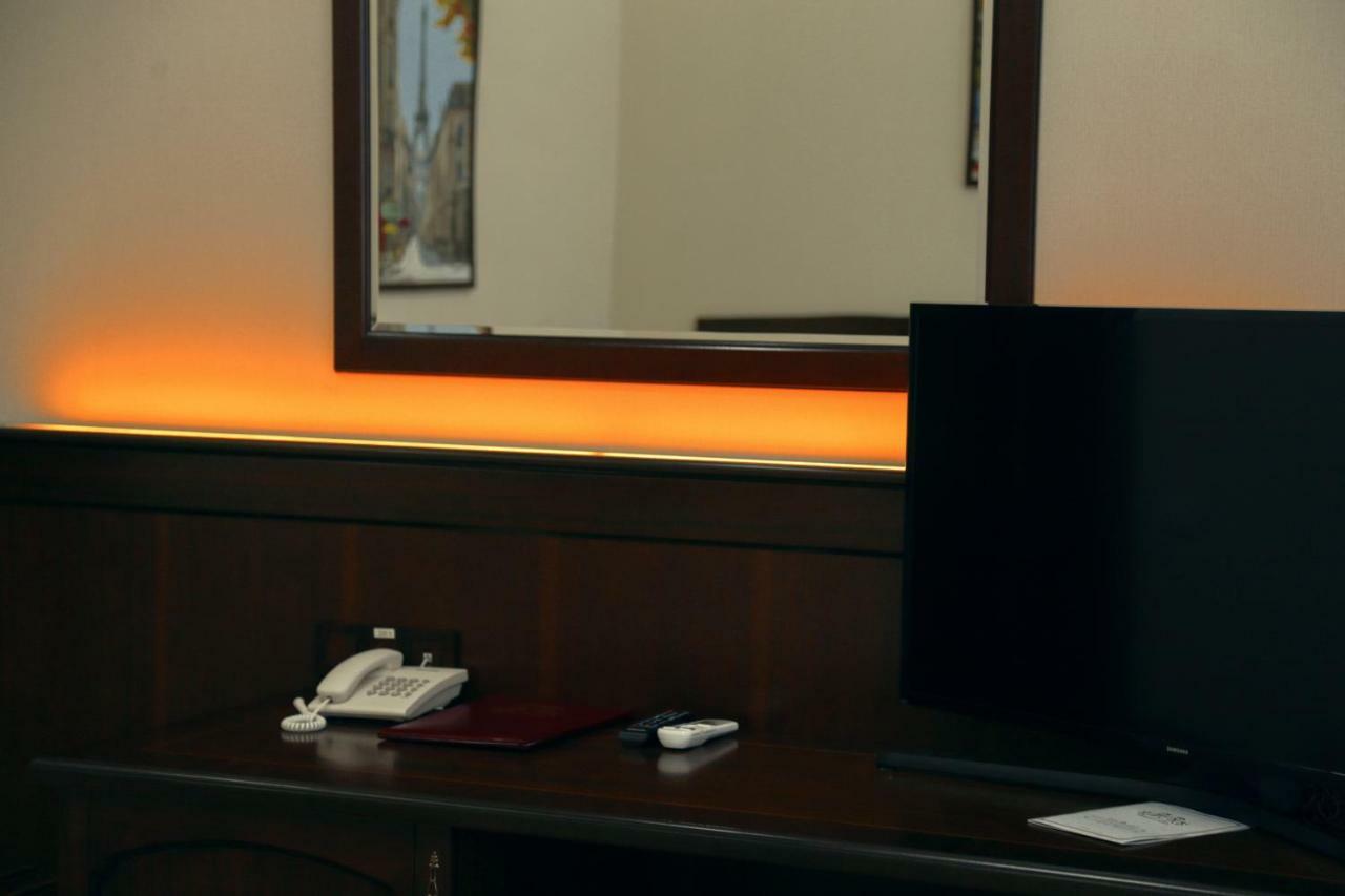 Bravolyuks Hotel Ούρτζεντς Εξωτερικό φωτογραφία