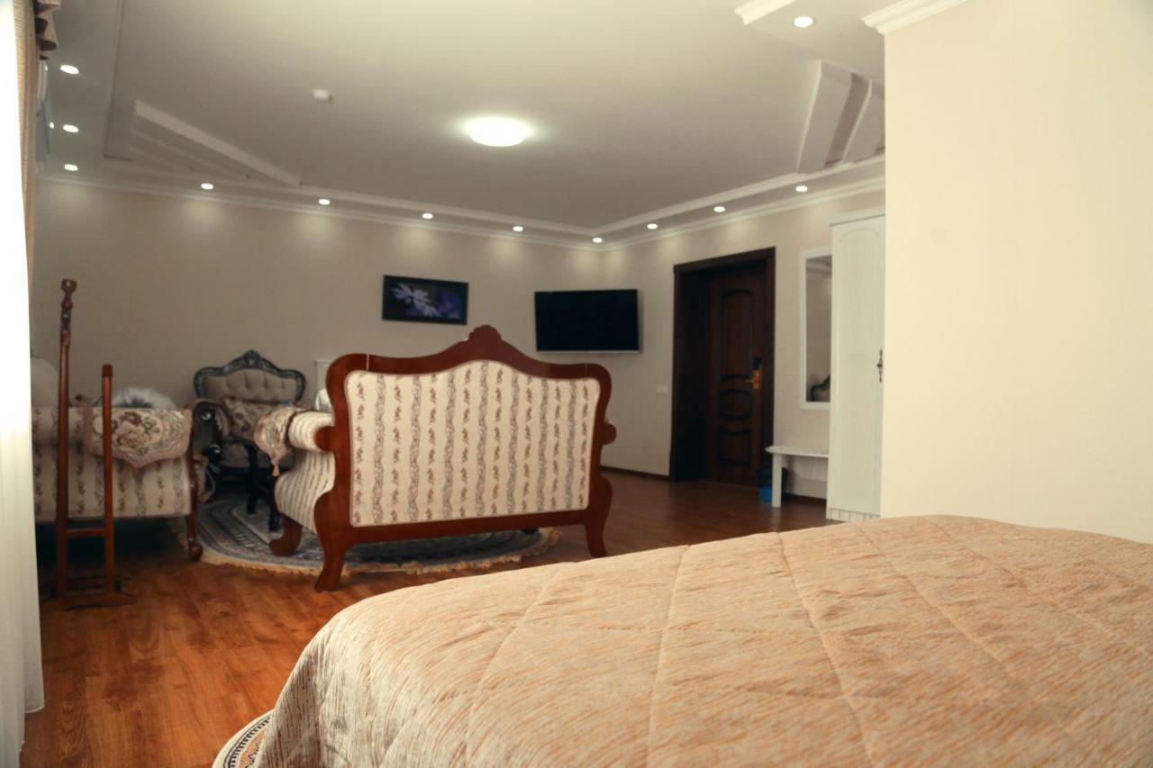 Bravolyuks Hotel Ούρτζεντς Εξωτερικό φωτογραφία