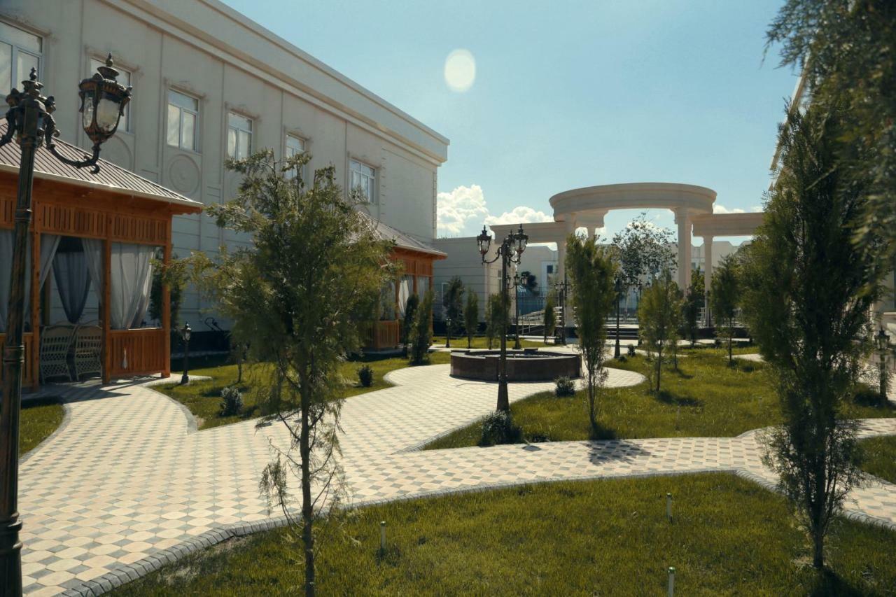 Bravolyuks Hotel Ούρτζεντς Εξωτερικό φωτογραφία
