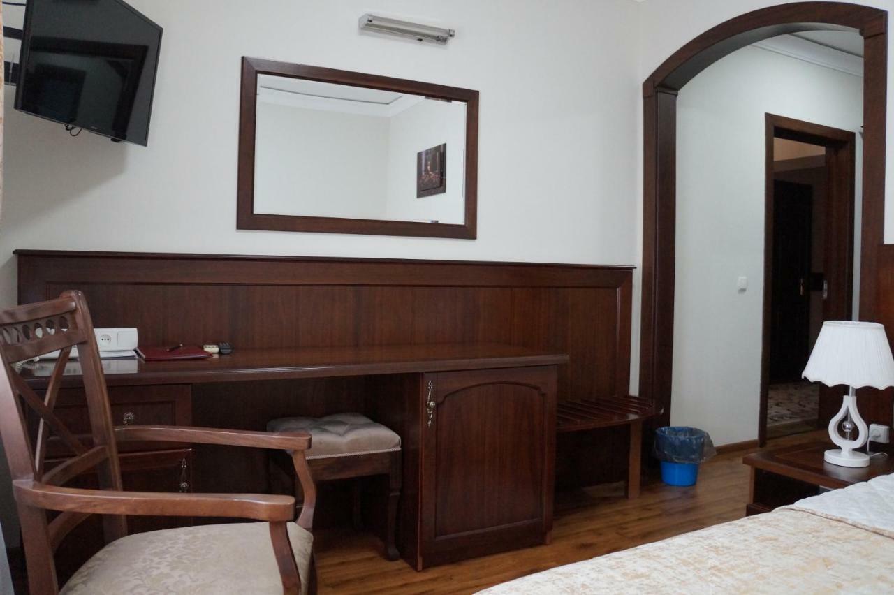 Bravolyuks Hotel Ούρτζεντς Εξωτερικό φωτογραφία