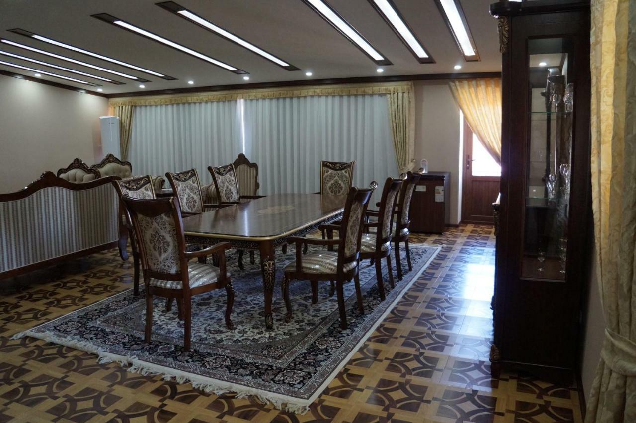Bravolyuks Hotel Ούρτζεντς Εξωτερικό φωτογραφία