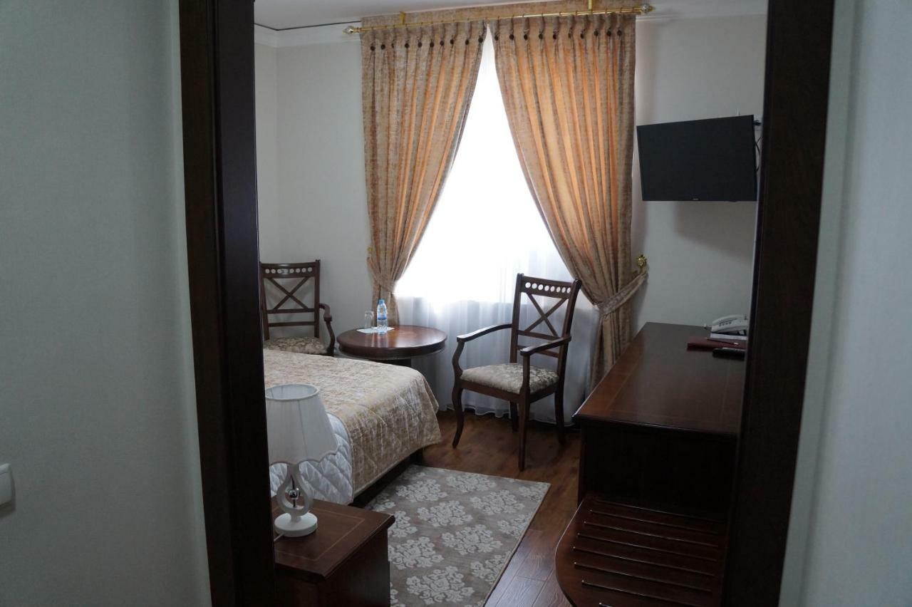 Bravolyuks Hotel Ούρτζεντς Εξωτερικό φωτογραφία