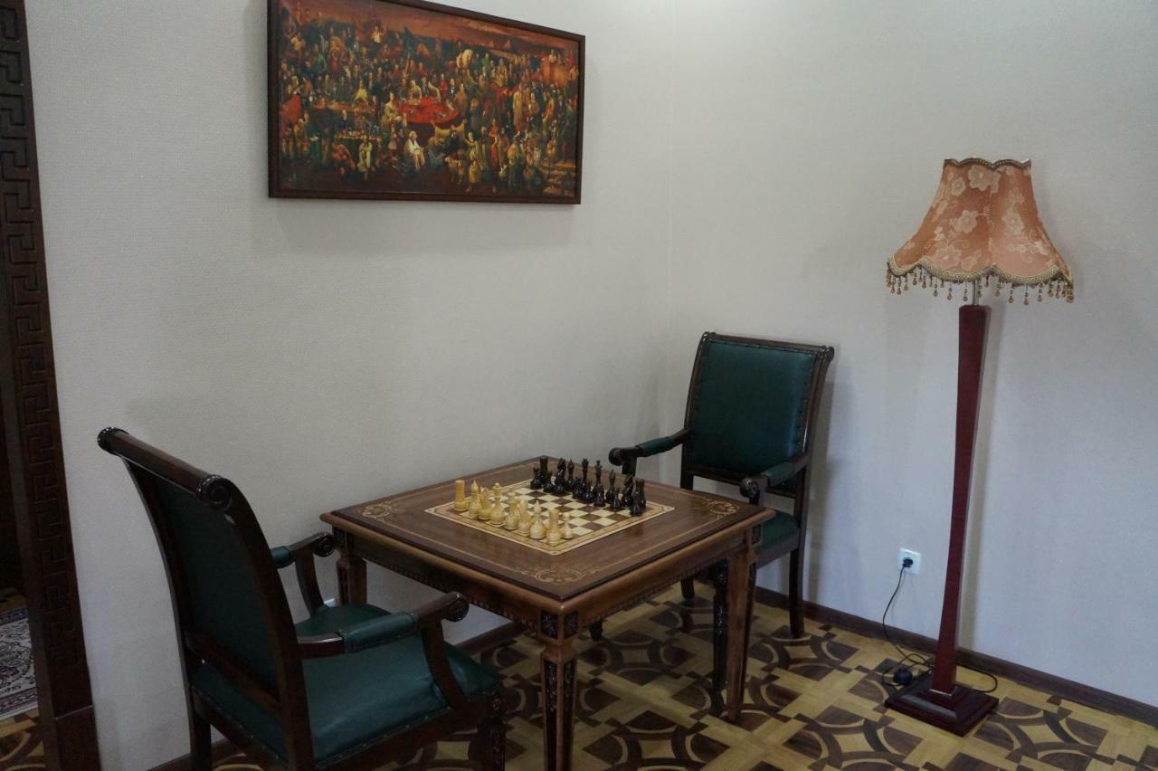 Bravolyuks Hotel Ούρτζεντς Εξωτερικό φωτογραφία